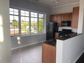 755 N Diamond Lake Rd in Mundelein, IL - Building Photo - Building Photo