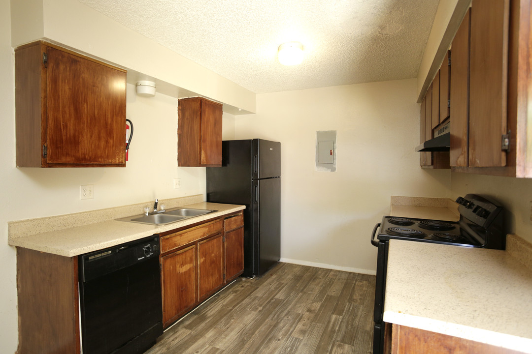 Carroll Lane Apartments in Corpus Christi, TX - Building Photo