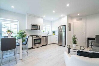 960 Jefferson Ave in Miami Beach, FL - Building Photo - Building Photo