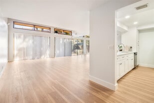 7920 NW 11th Ct in Plantation, FL - Building Photo