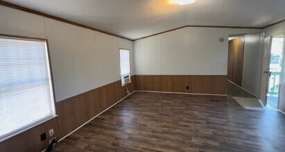 115 Mary Dr in Huntsville, TX - Building Photo - Building Photo