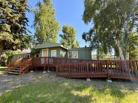 1645 Old Pioneer Wy in Fairbanks, AK - Building Photo