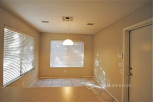 2423 S 82nd Ln in Phoenix, AZ - Foto de edificio - Building Photo