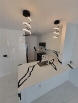 10034 NW 6th St in Pembroke Pines, FL - Building Photo