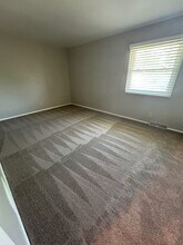 10132 W Jonen St in Milwaukee, WI - Building Photo - Building Photo