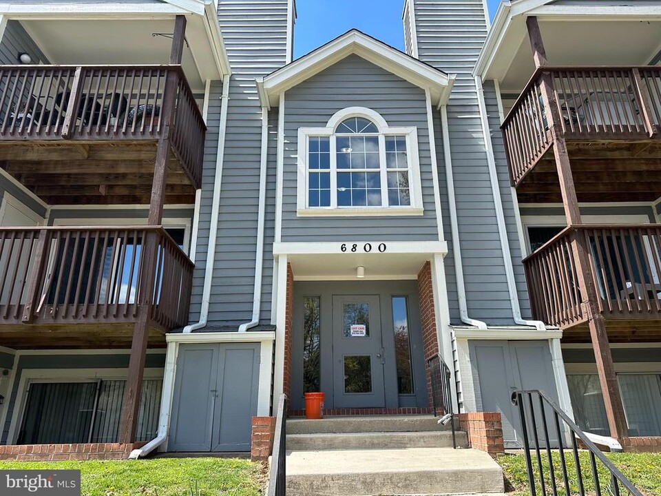 6800 Rapid Water Way in Glen Burnie, MD - Building Photo