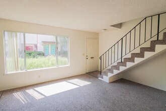1338 Galleon Way in San Luis Obispo, CA - Building Photo - Building Photo