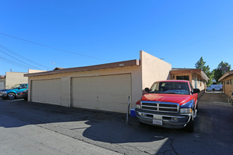 1839 E Grove Ave in Orange, CA - Building Photo - Building Photo