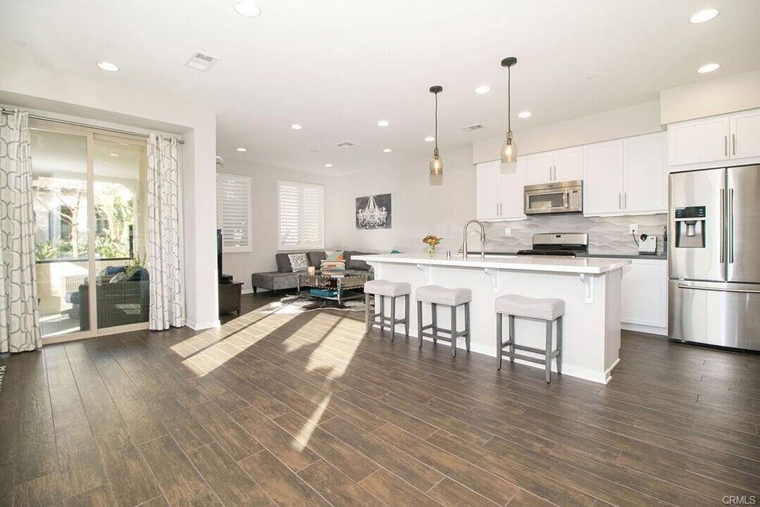 22 Bolon St in Mission Viejo, CA - Building Photo