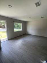 7240 Hilburn Rd in Pensacola, FL - Building Photo - Building Photo