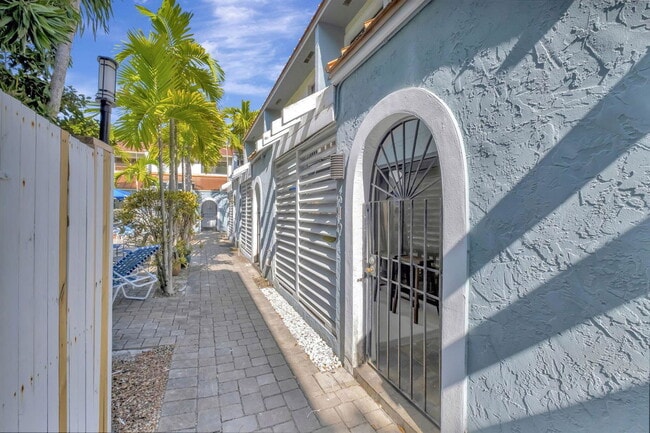 519 NE 38th St in Miami, FL - Foto de edificio - Building Photo