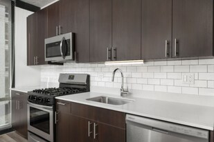 98 E 14th St in Chicago, IL - Building Photo