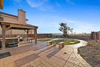 1564 Clanton Pl in San Diego, CA - Building Photo - Building Photo