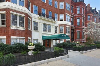 250 Commonwealth Ave, Unit 20 in Boston, MA - Foto de edificio - Building Photo