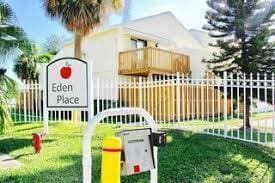 647 Executive Center Dr in West Palm Beach, FL - Building Photo - Building Photo