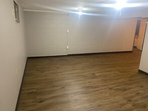 129 Kingsbury Ave, Unit 1 in Ames, IA - Building Photo - Building Photo