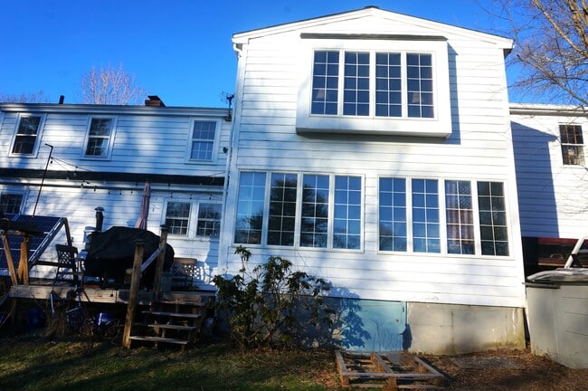 33 King Philip Rd, Unit B