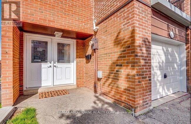 property at 180 Mississauga Vly Blvd