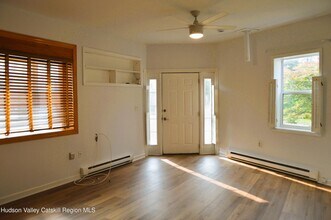 202 Foxhall Ave in Kingston, NY - Building Photo - Building Photo