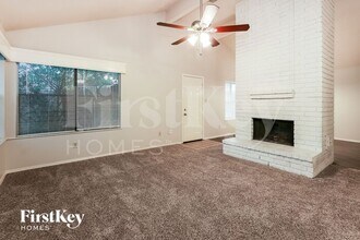 3048 Walnut Springs Dr in Katy, TX - Building Photo - Building Photo