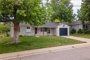 1371 E Bates Ave in Englewood, CO - Building Photo