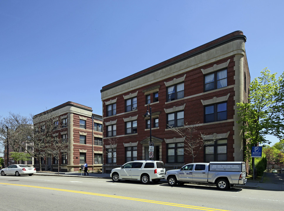 219 Harvard St in Brookline, MA - Foto de edificio
