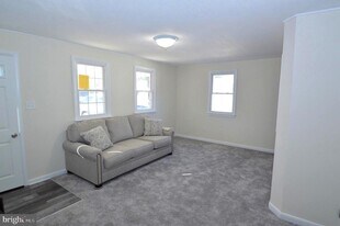 267 Mott Ave in Burlington, NJ - Building Photo