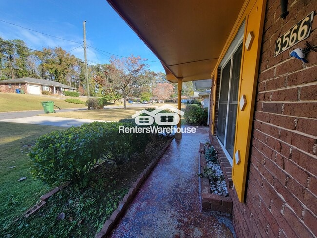 3566 Highwood Dr SW in Atlanta, GA - Building Photo - Building Photo