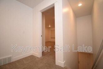 2726 E Iron Bark Alley in Eagle Mountain, UT - Building Photo - Building Photo