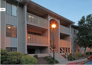 Pebble Creek in Roanoke, VA - Building Photo - Building Photo