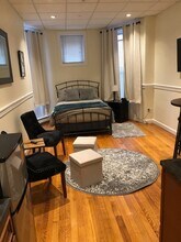 314 Newbury St, Unit 2 in Boston, MA - Building Photo - Building Photo