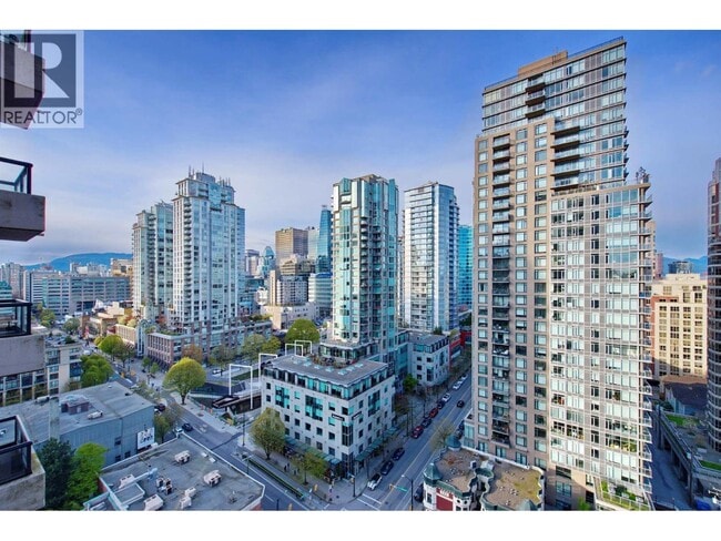 928 Homer St in Vancouver, BC - Building Photo - Building Photo