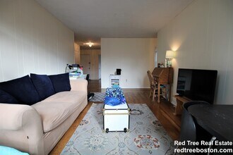 1999 Commonwealth Ave in Boston, MA - Building Photo - Building Photo