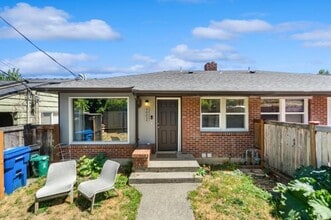 4002 14th Ave S in Seattle, WA - Foto de edificio - Building Photo