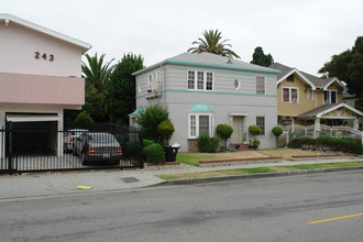 237 S Hoover St in Los Angeles, CA - Building Photo - Building Photo