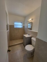640 NW 77th St in Miami, FL - Foto de edificio - Building Photo