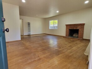 7351 Hotchkiss Ave in El Cerrito, CA - Building Photo - Building Photo