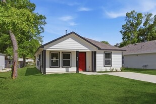 803 Jefferson Ave in Cleveland, TX - Building Photo
