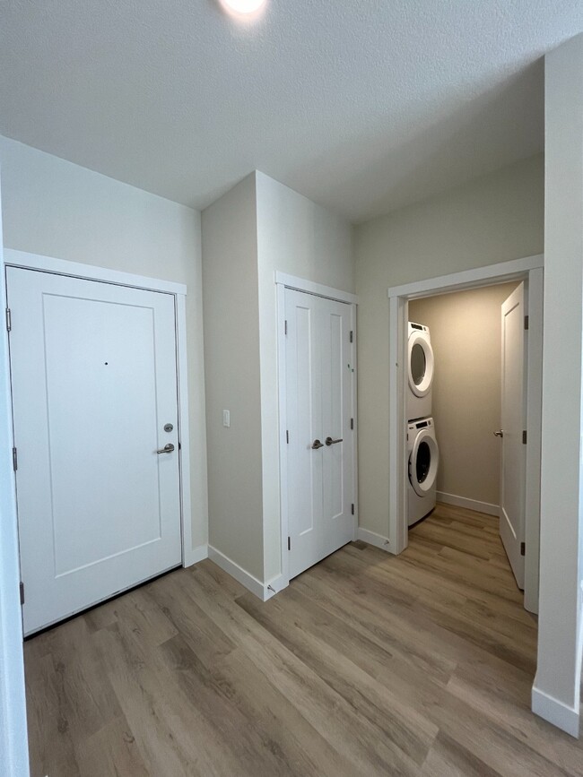 property at 700 Shawnee Sq SW