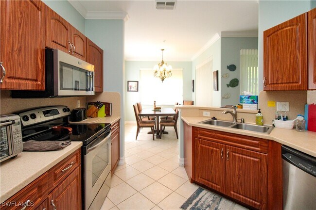 property at 817 Carrick Bend Cir