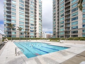 219 Brannan St in San Francisco, CA - Building Photo - Building Photo