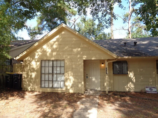 1737 Hazelwood St in Conroe, TX - Building Photo