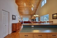 313 Firelight Dr in Big Sky, MT - Foto de edificio - Building Photo