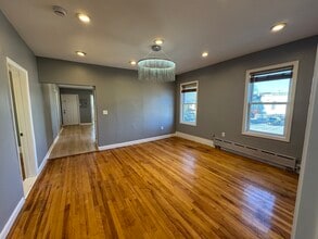 4 Greenwood St in Worcester, MA - Building Photo - Building Photo