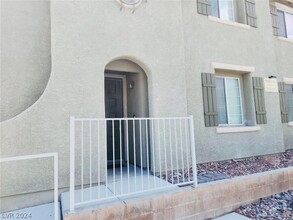 9849 Fountain Walk Ave in Las Vegas, NV - Building Photo - Building Photo