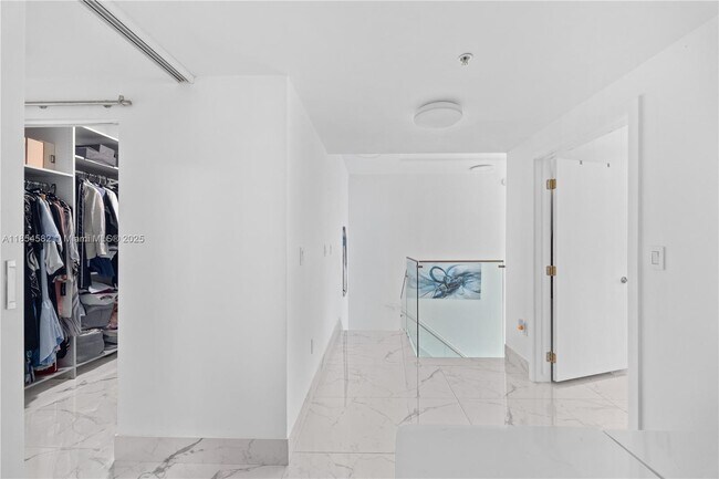 3000 NE 188th St in Aventura, FL - Building Photo - Building Photo