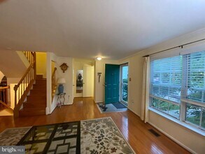 10523 Polk Square Ct in Gaithersburg, MD - Building Photo - Building Photo