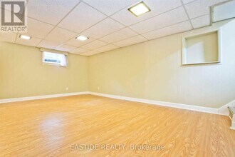 40 Greylawn Crescent in Toronto, ON - Building Photo - Building Photo