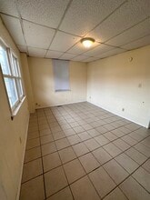 1302 Sabraton Ave, Unit Apt 5 in Morgantown, WV - Foto de edificio - Building Photo