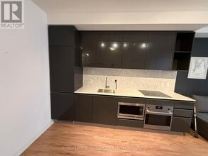 377 Madison Ave in Toronto, ON - Building Photo - Building Photo